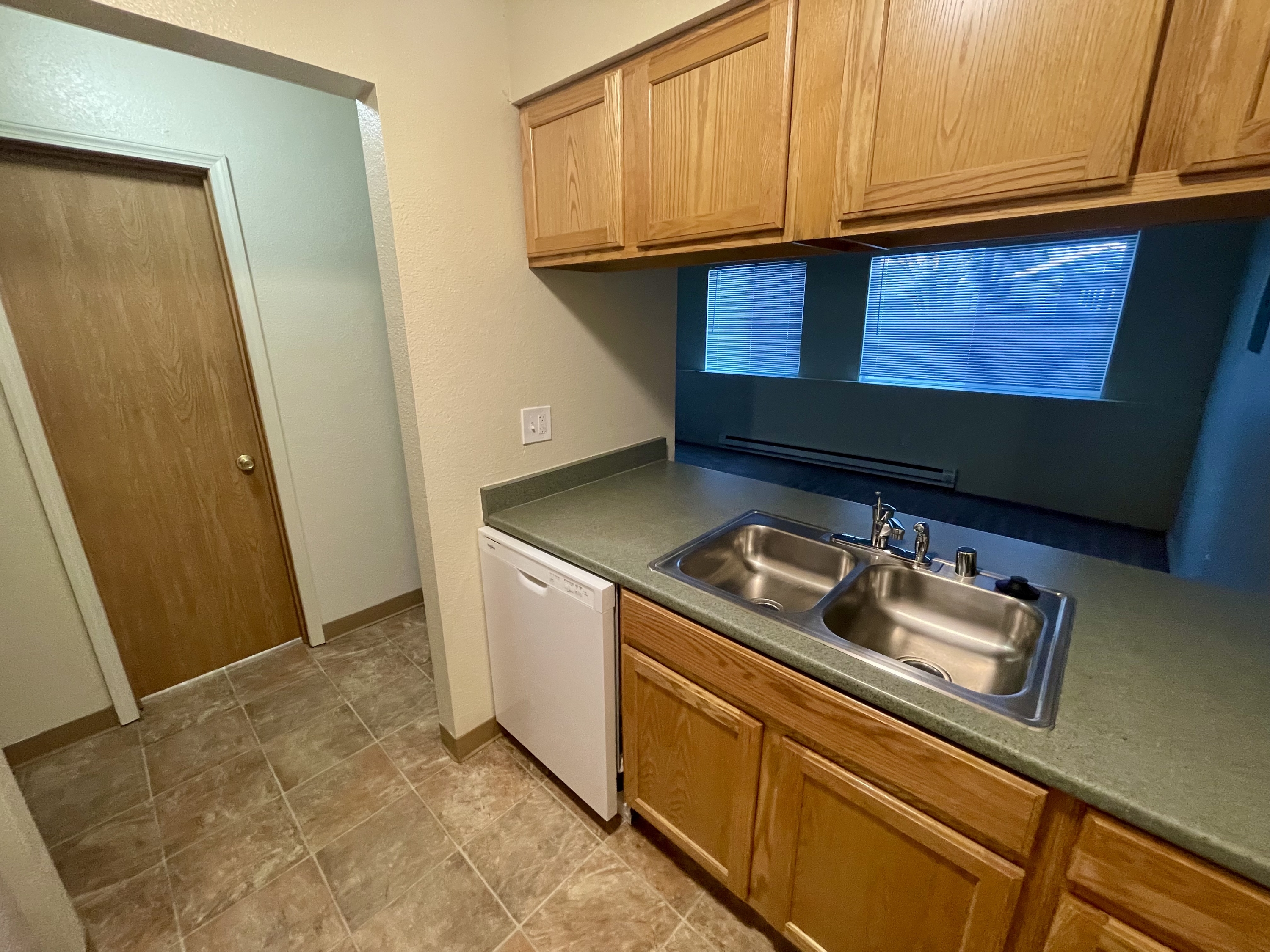 1327 W 27th Ave #109