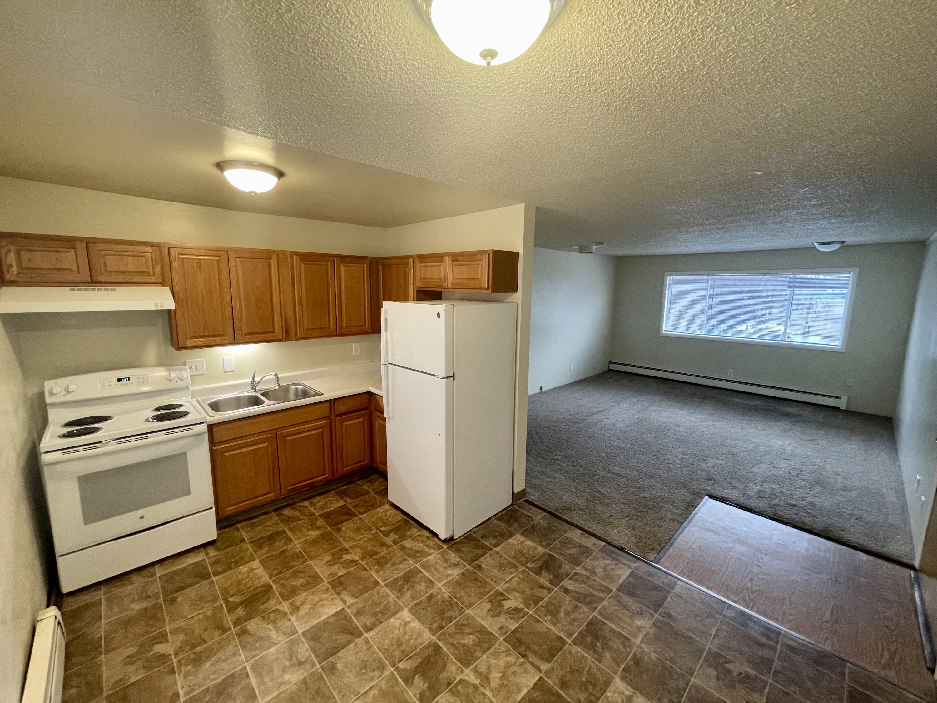 1353 W 27th Ave #04